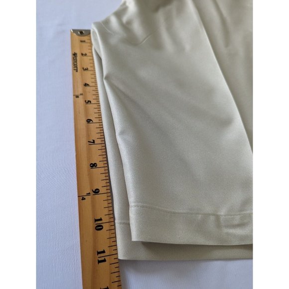 Tattoo Golf OB Shorts Size 40 Beige Solid Performance Outdoors Pockets - Picture 9 of 9